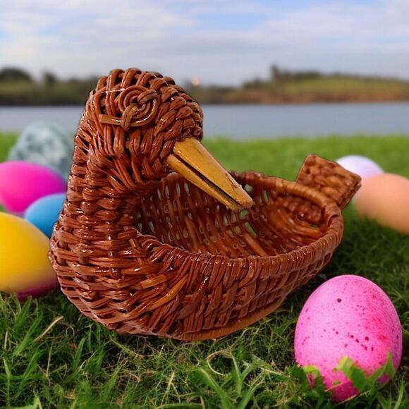 MINI Duck Shaped Wicker Basket Woven Rattan Vintage MCM Brown Wooden Beak Boho. - Picture 16 of 16